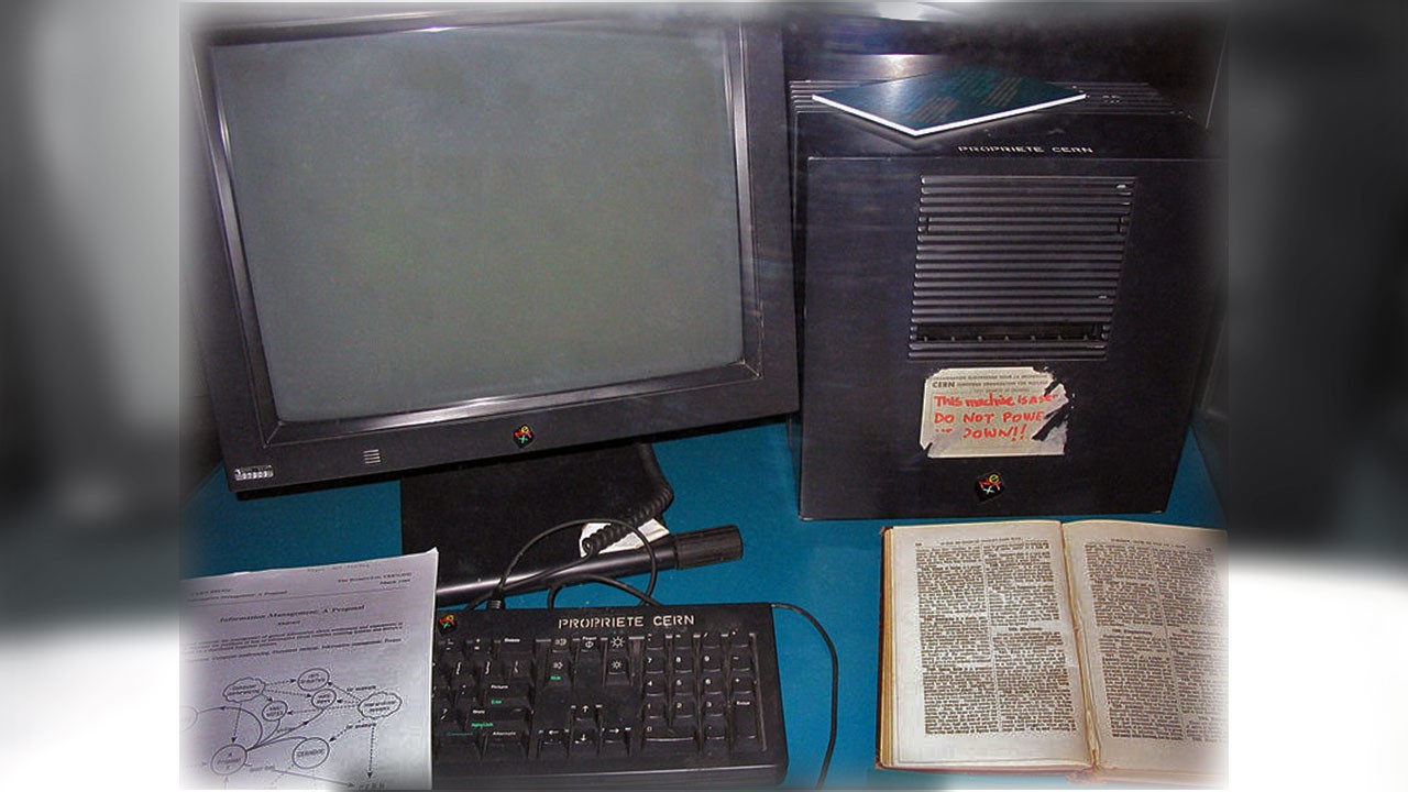 La World Wide Web debuta en 1991 como servicio disponible públicamente en Internet